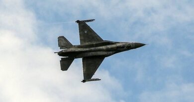 f16